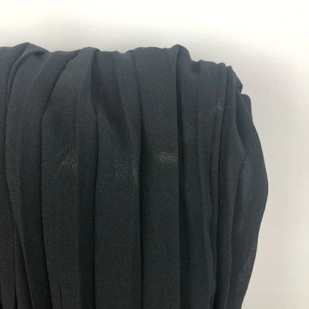 Glamorous pleated little black dress - Picture 8 of 13